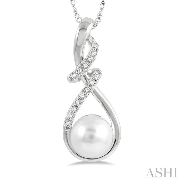 1/10 Ctw Round Cut Diamond & 7MM Round Pearl Pendant With Chain in 10K White Gold