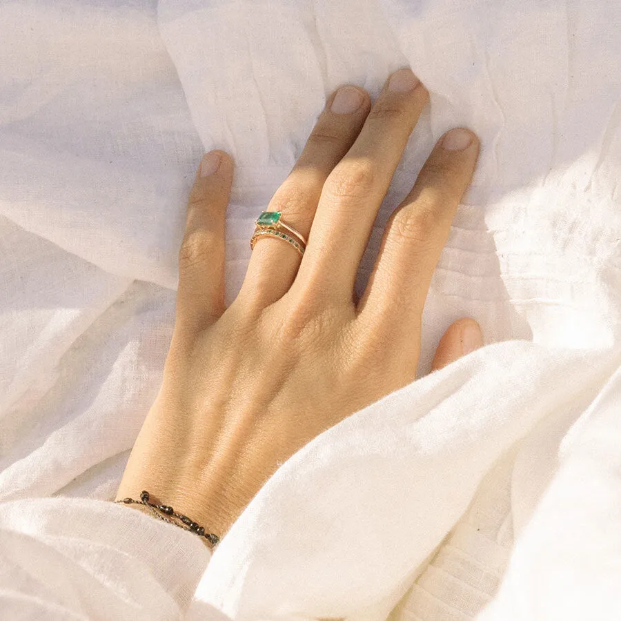 Bea East/West Solitaire Ring - 14k Gold & Emerald (7x5mm)
