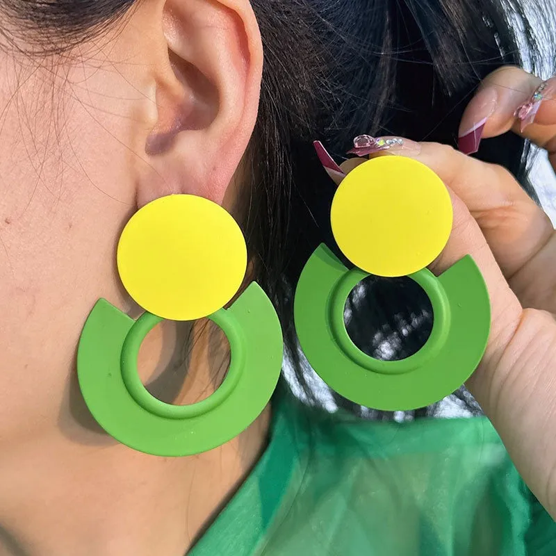 Geometric circular earrings for women