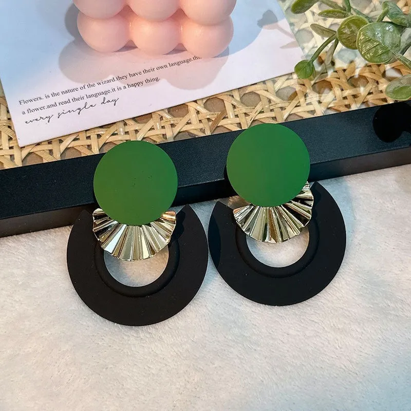 Geometric circular earrings for women