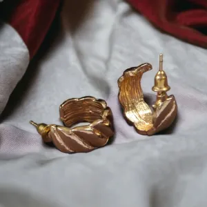 Golden Elegance Twirl Hoops