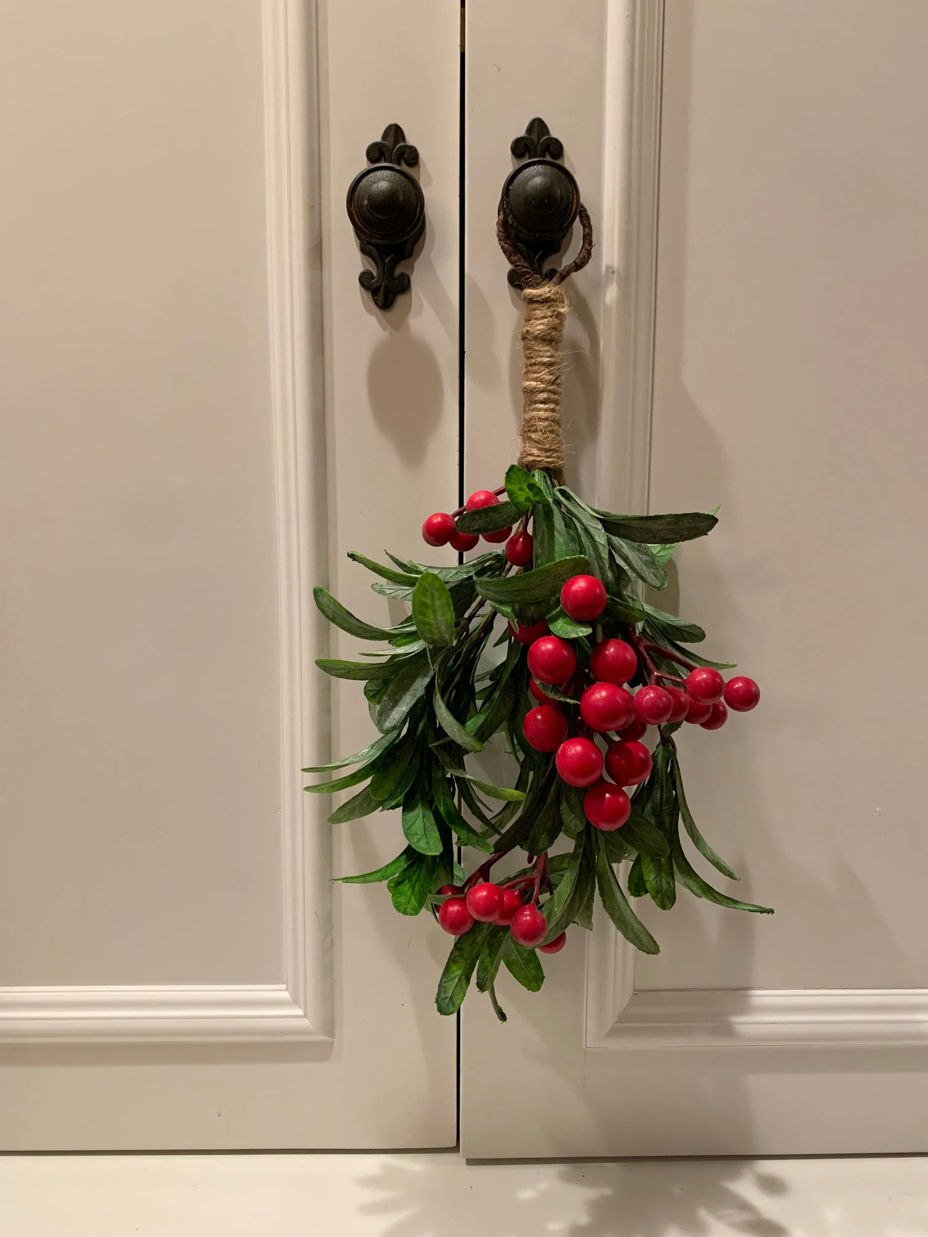Mistletoe, Hanging Mistletoe, Red Berry Bundle