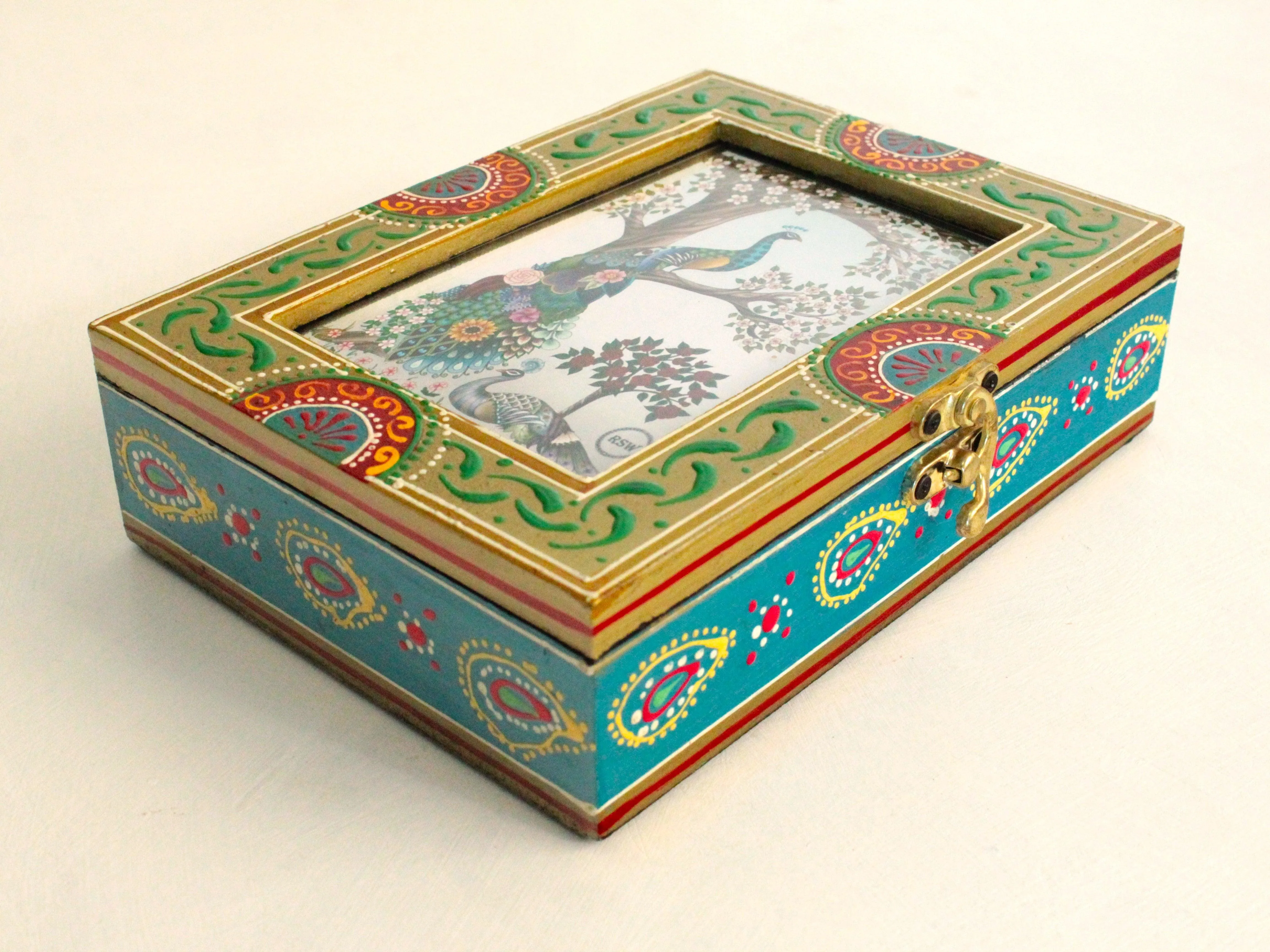 Timeless Beauty: Wooden Jewelry Box