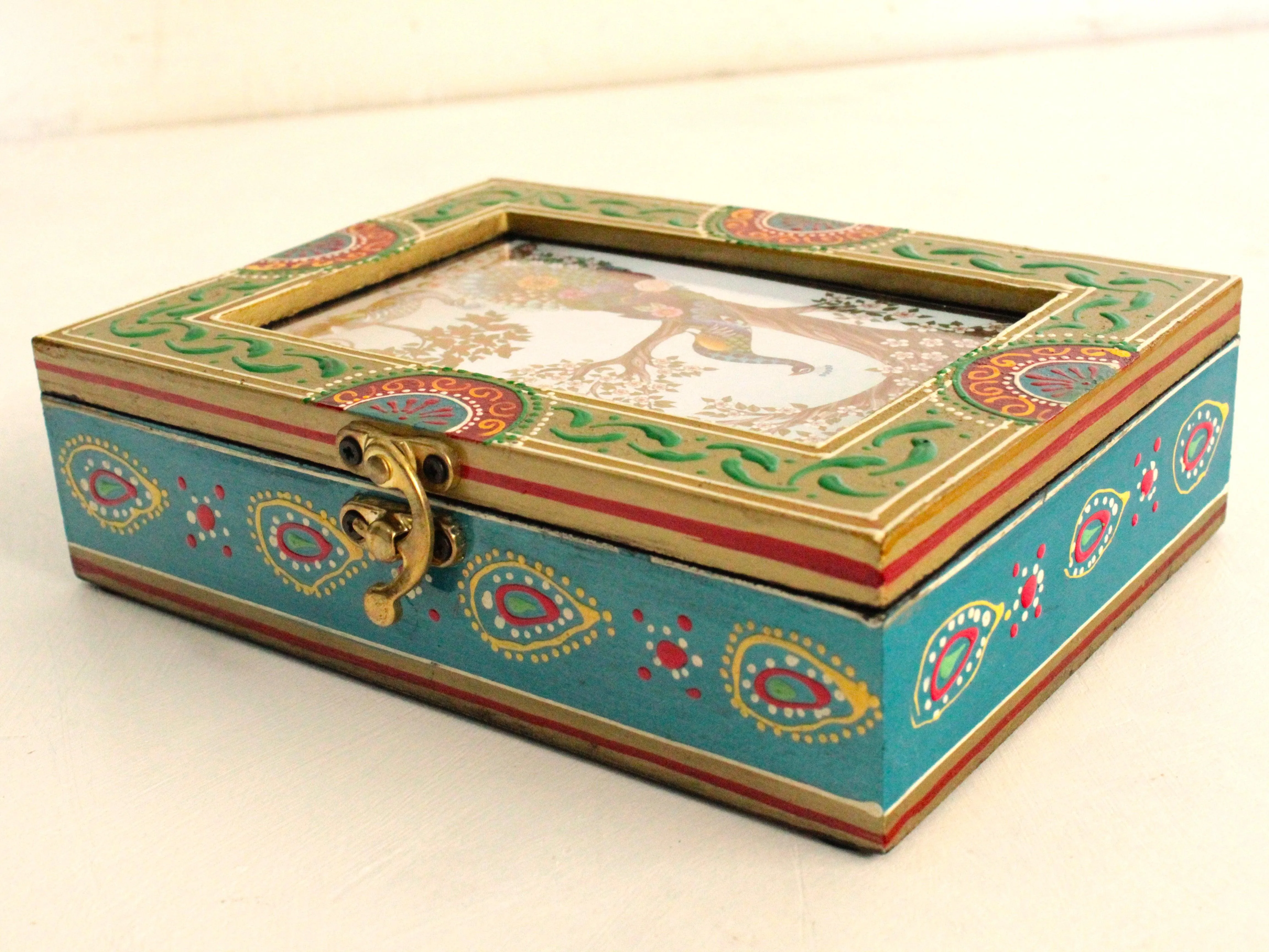 Timeless Beauty: Wooden Jewelry Box