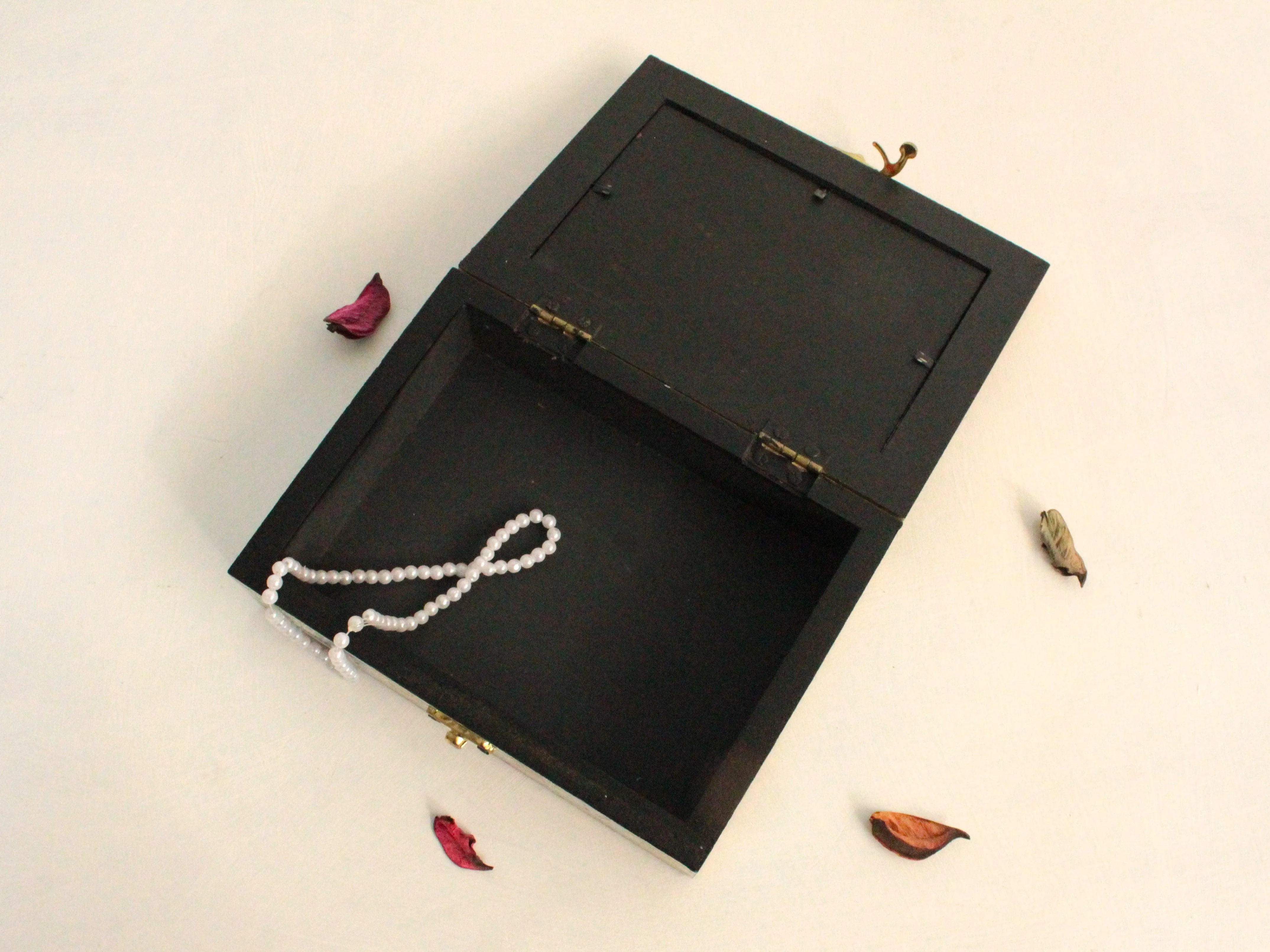 Timeless Beauty: Wooden Jewelry Box
