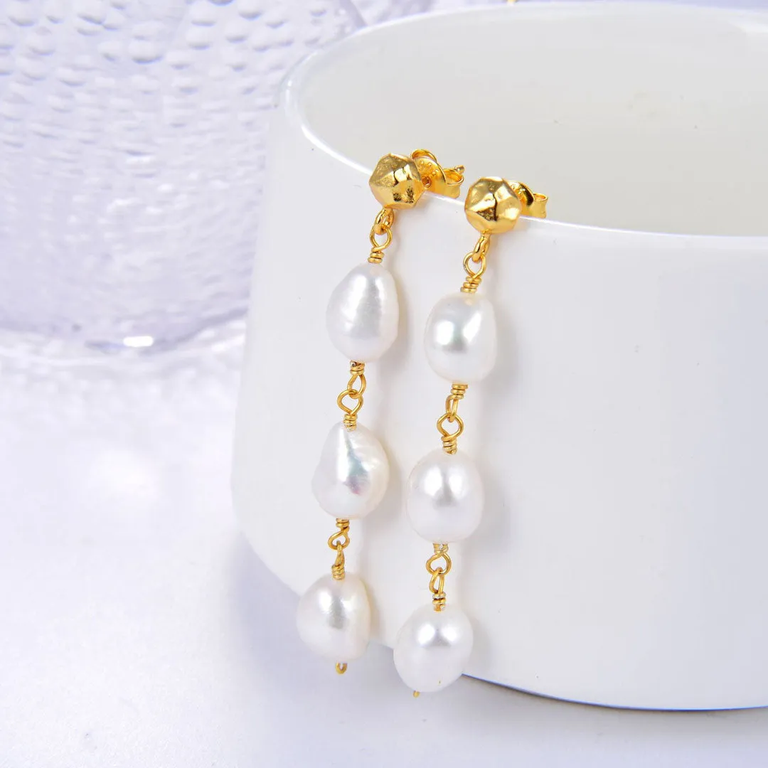 Vintage Chain Linked Dripping Pearl Beaded Drop Earrings - White